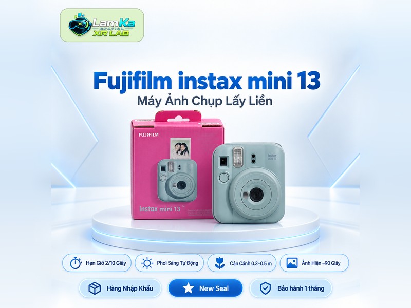 Máy ảnh Fujifilm Instax Mini 13 trên đế tròn với nền công nghệ